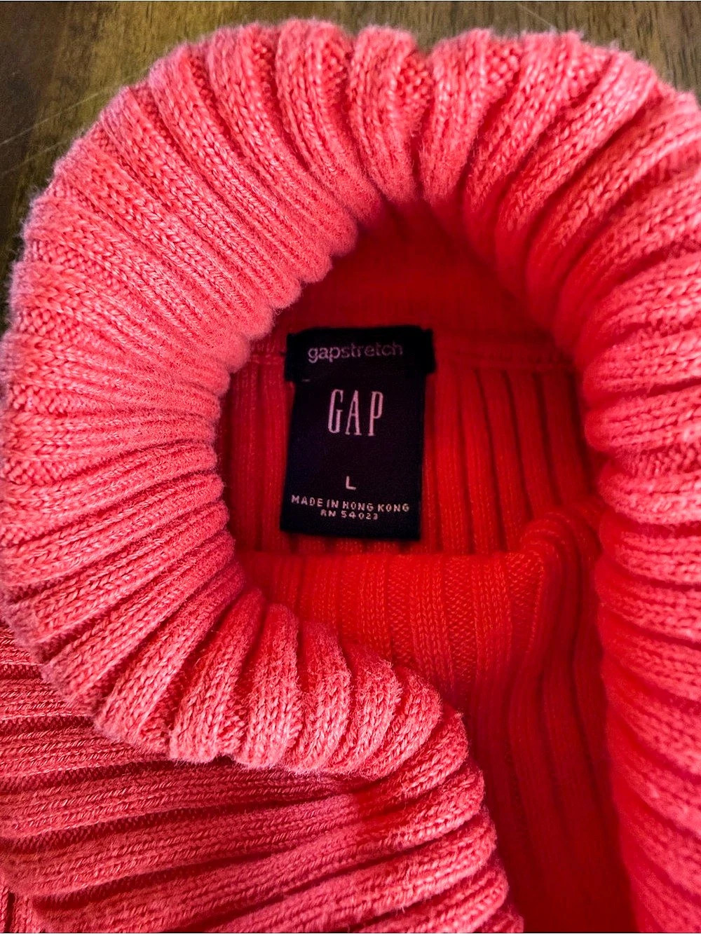 Gap Ribbed Turtleneck Sweater in orange/red Like New